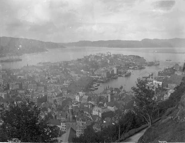 Prot: Bergen - Oversigt fra Fløyfjellet 1909