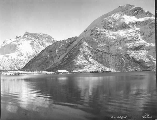 Prot: Romsdalen Vinter - Romsdalsfjord, panorama