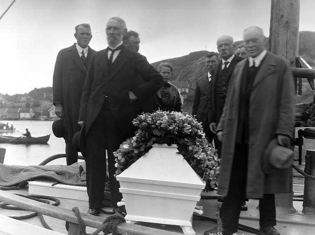 Prot: Sørlandet, Krags begravelse