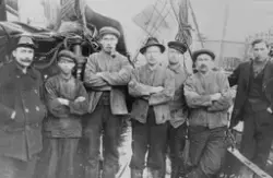 Mannskapet på storsildfiske i 1917 med D/S Røst av Ålesund
