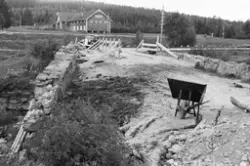 Fra reparasjonen av Norsbrua i Vinger, der vegen krysser elv