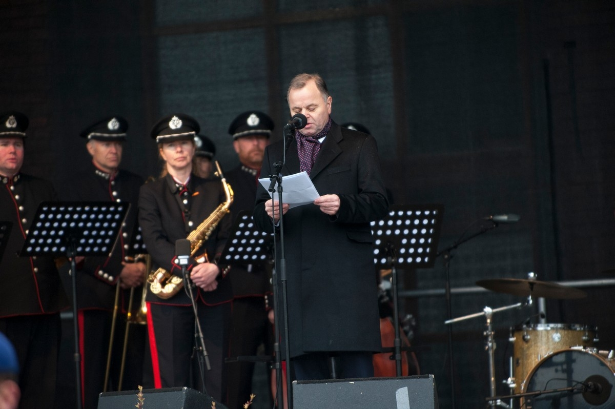 Del 4: Avslutningsseremoni på Narvik torg. Tale av stortingspresident Olemic Thommessen. 28. mai 2015, 75 års minnemarkering av frigjøringen av Narvik under andre verdenskrig. Foto: Harald Harnang.