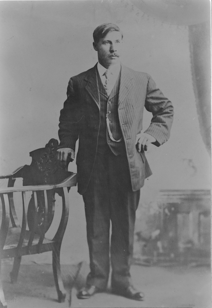 Lars Rustad i USA, ca. 1915.