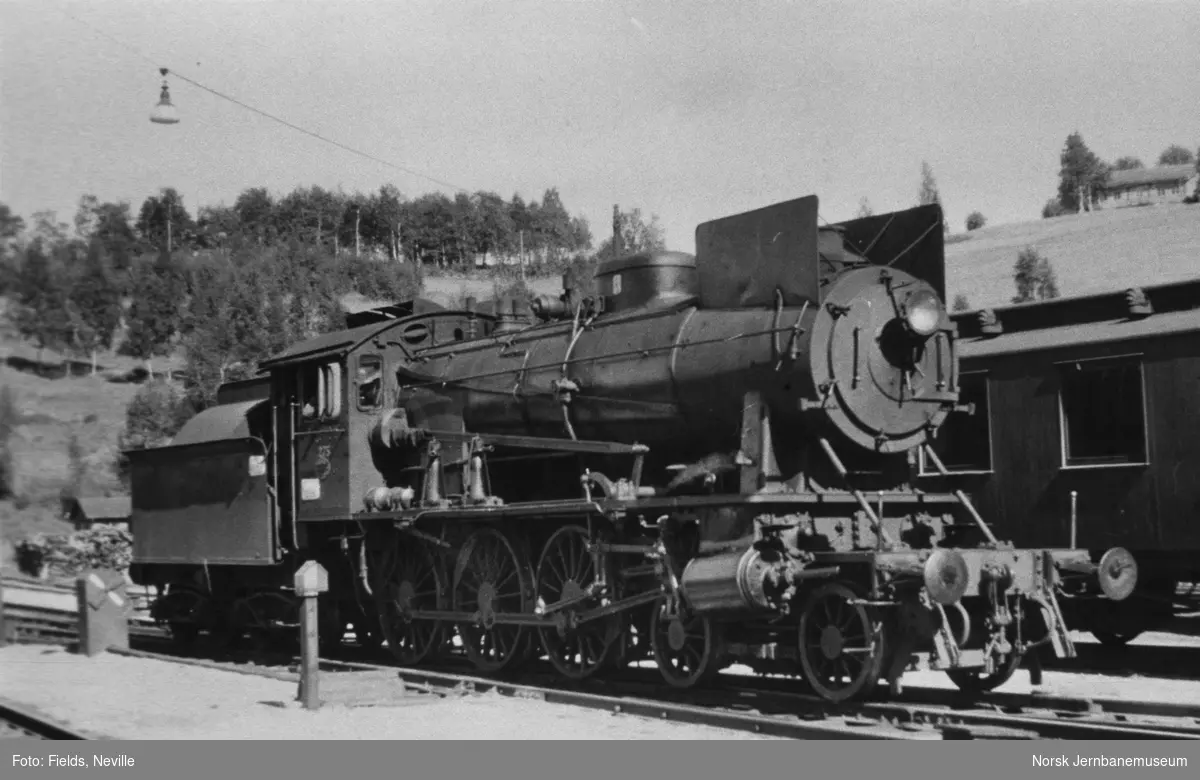 Damplokomotiver type 30a nr. 275 på Dombås stasjon - Norsk ...