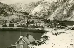 Bebyggelse i Kamøyvær. 1942.