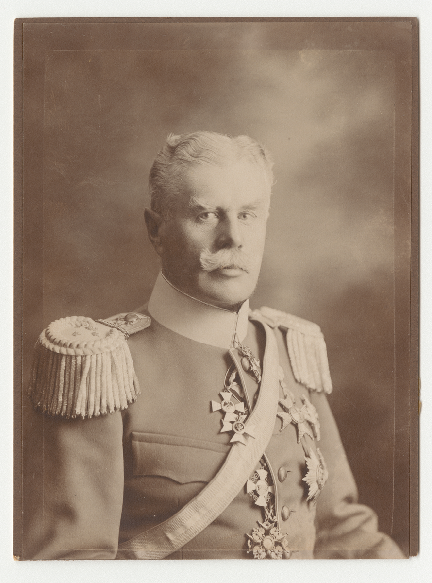Porträtt av Carl Rosenblad, överste och sekundchef för Livregementets dragoner.