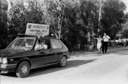 Dansestafetten undervegs til GU-stemna i Bismo 1982