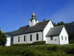 Hen kirke, Isfjorden