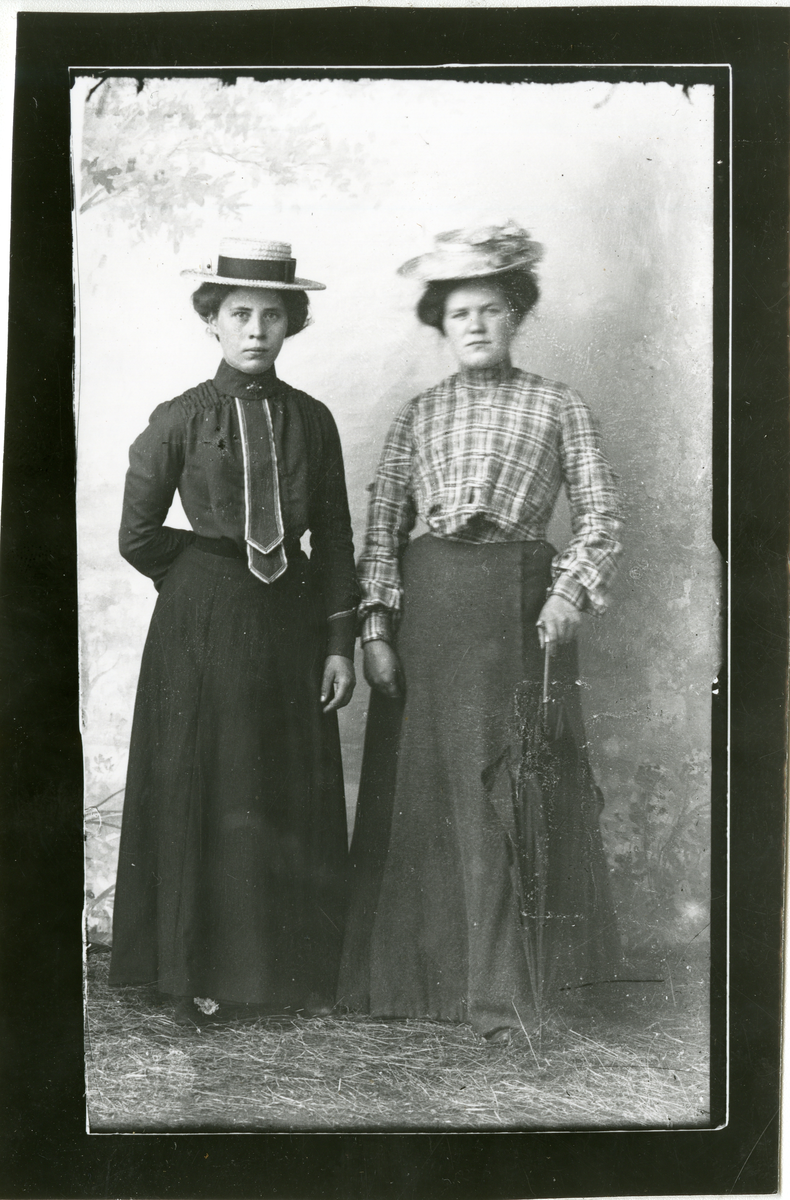To damer med hatt