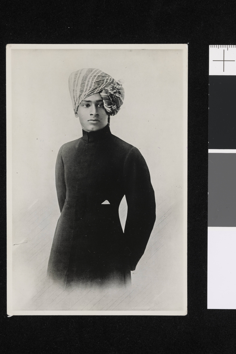 Portrett av Maharaja av Travancore. India. Fotografi samlet/tatt i forbindelse med Elisabeth Meyers reise til India 1932-33.