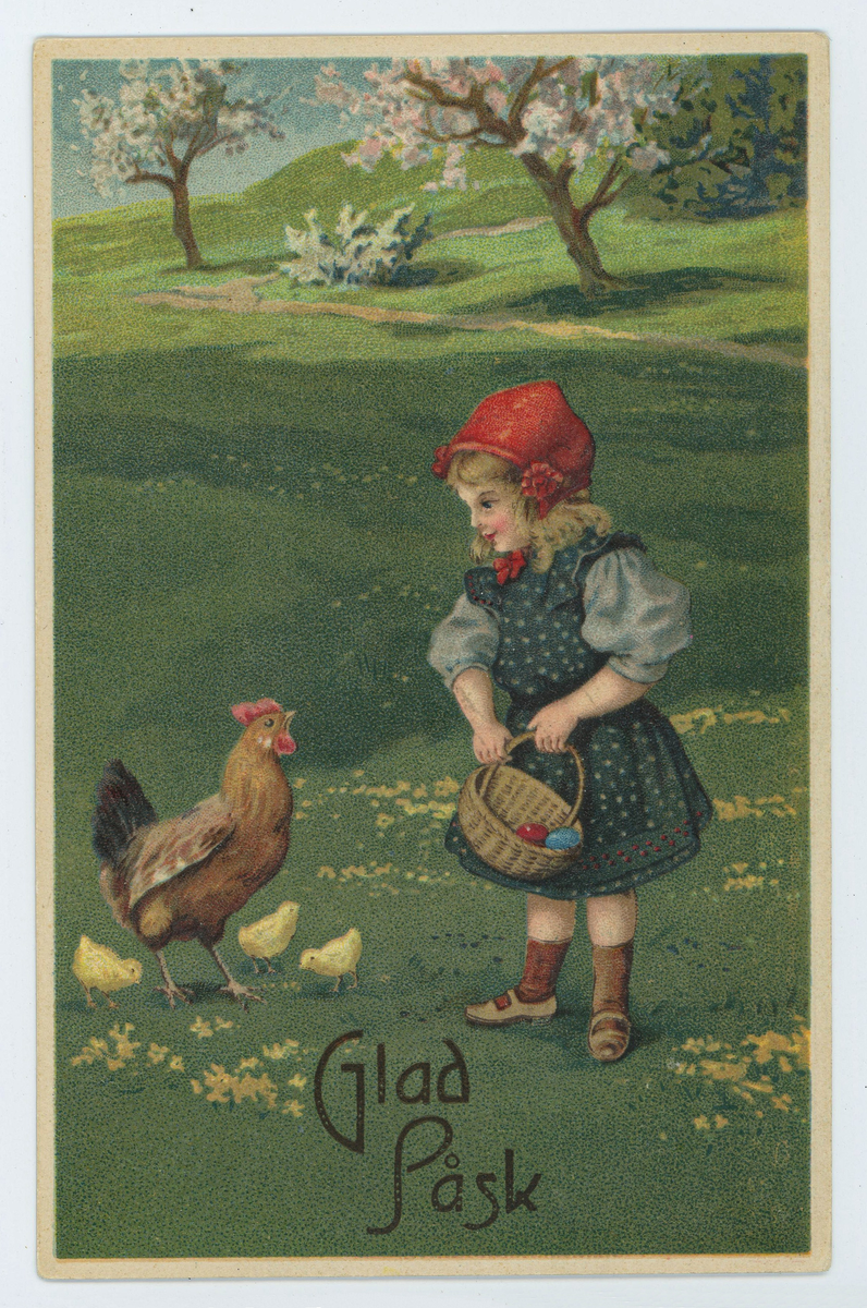 Påskkort med motiv av en flicka som letar påskägg ute i naturen. Flickan håller i en korg med några få påskägg. Bredvid henne finns en tupp och tre kycklingar. Längst ned finns texten "Glad Påsk".
På baksidan finns ett grönt 5- öres frimärke med Kung Gustaf V i oval. Kortet är poststämplat den 21/3- 1913.
Förlag: S.B (nr. 2384).
Illustratör: Okänt.