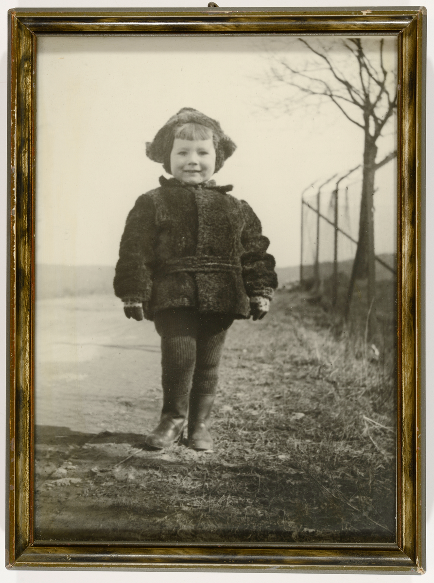 Foto av forfatter Tor Åge Bringsværd som barn på tidlig 1940-tallet
