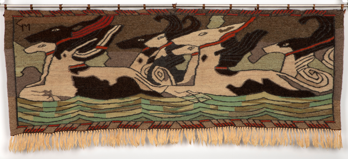 Teppet er basert på Munthes titteldekorasjon til "Håkon jarls saga" i Snorre Kongesagaer (1899, 103).