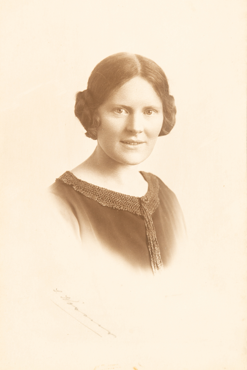 Grostøl, Anna (1894 - 1962)