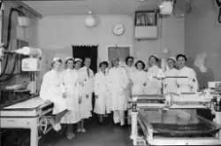 Røntgenavdelingen på nysykehuset på Stokmarknes i 1951. Over