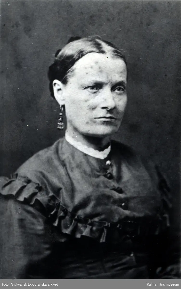 Fru Svederus, född Åberg. Gift med Svederus, tapetserare.