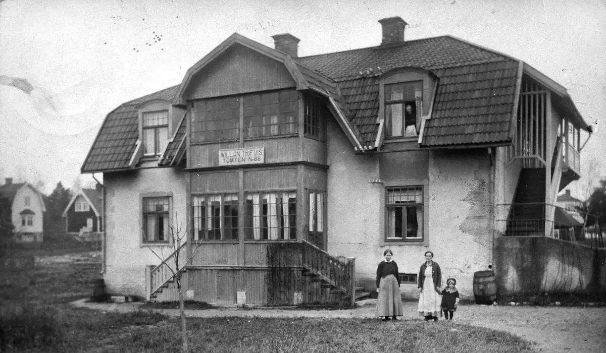 Brevkort
 ; BHF Studiecirkel 2015:
Poststämpel 1918
Villa Trivis, Tomtäga Långbrodal 88
Jfr bild bhf1401_104
