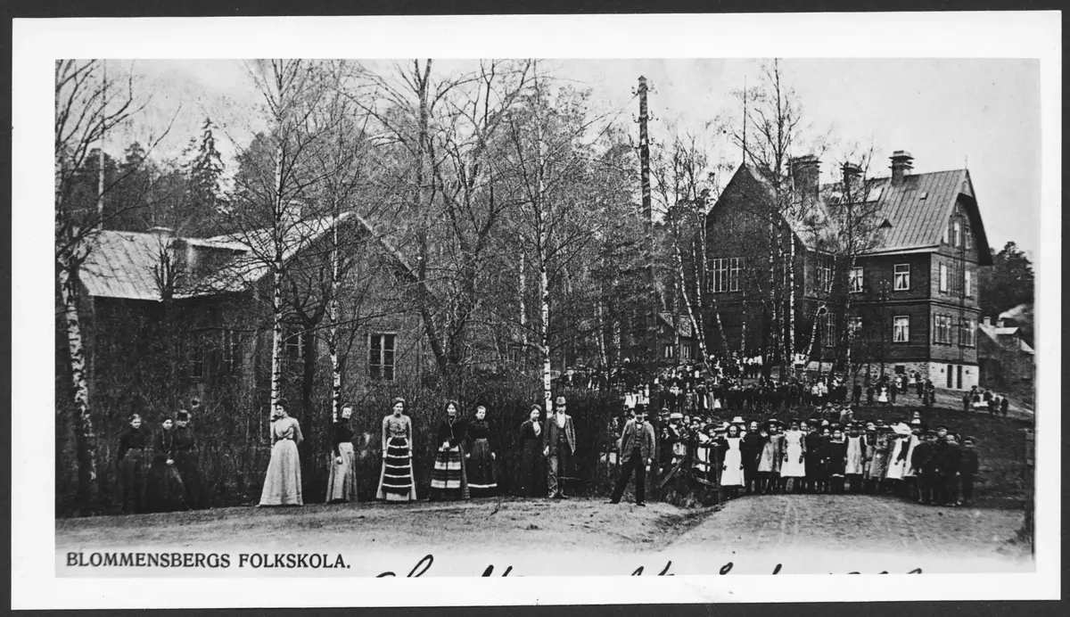 Blommenbergs skola. Poststämplat 1903.
Kortet från Siv Swall.