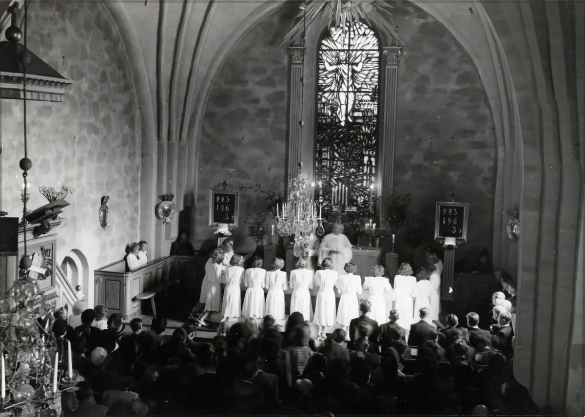 Konfirmander i Västerhaninge kyrka 1948.