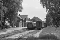 Kryssing på Hornnes stasjon mellom blandet tog til Byglandsf