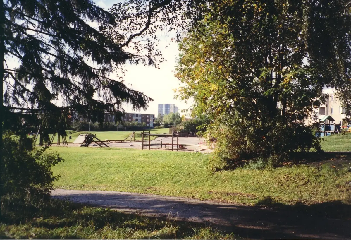 Lekplats i Täby C 1990