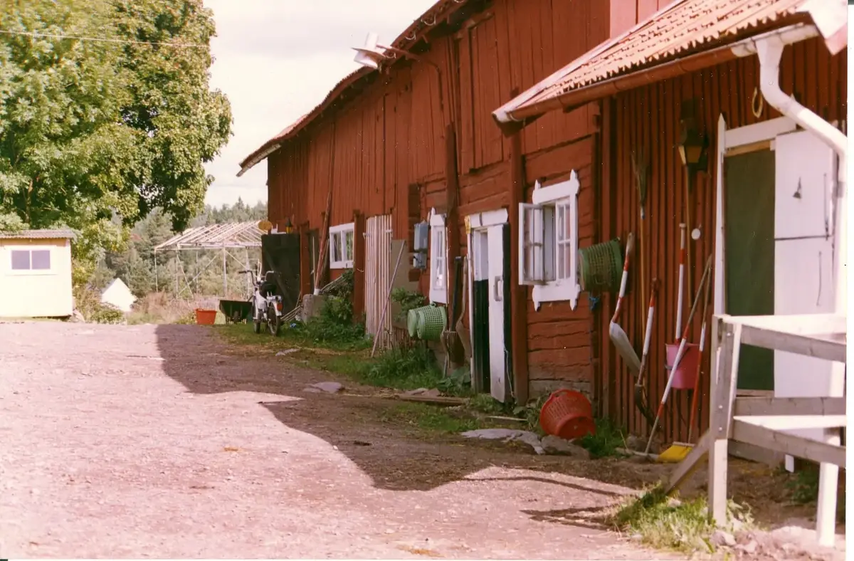 Täby prästgård, stallet 1992, färg
