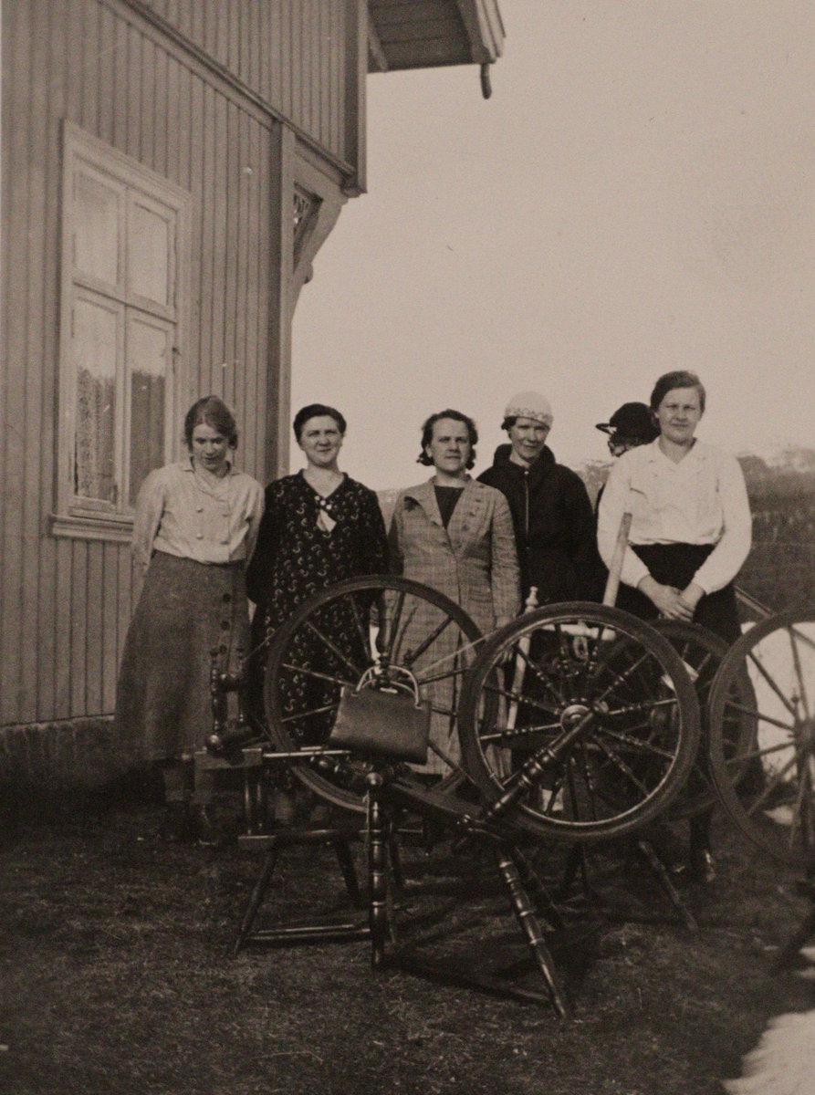 Spinneri-kurs på Løka i Jondalen i 1940-årene