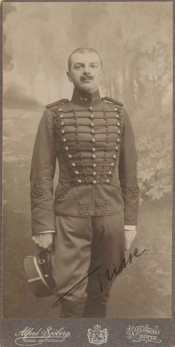 Porträtt av Nils Sylvander, löjtnant vid Boden-Karlsborgs artilleriregemente.