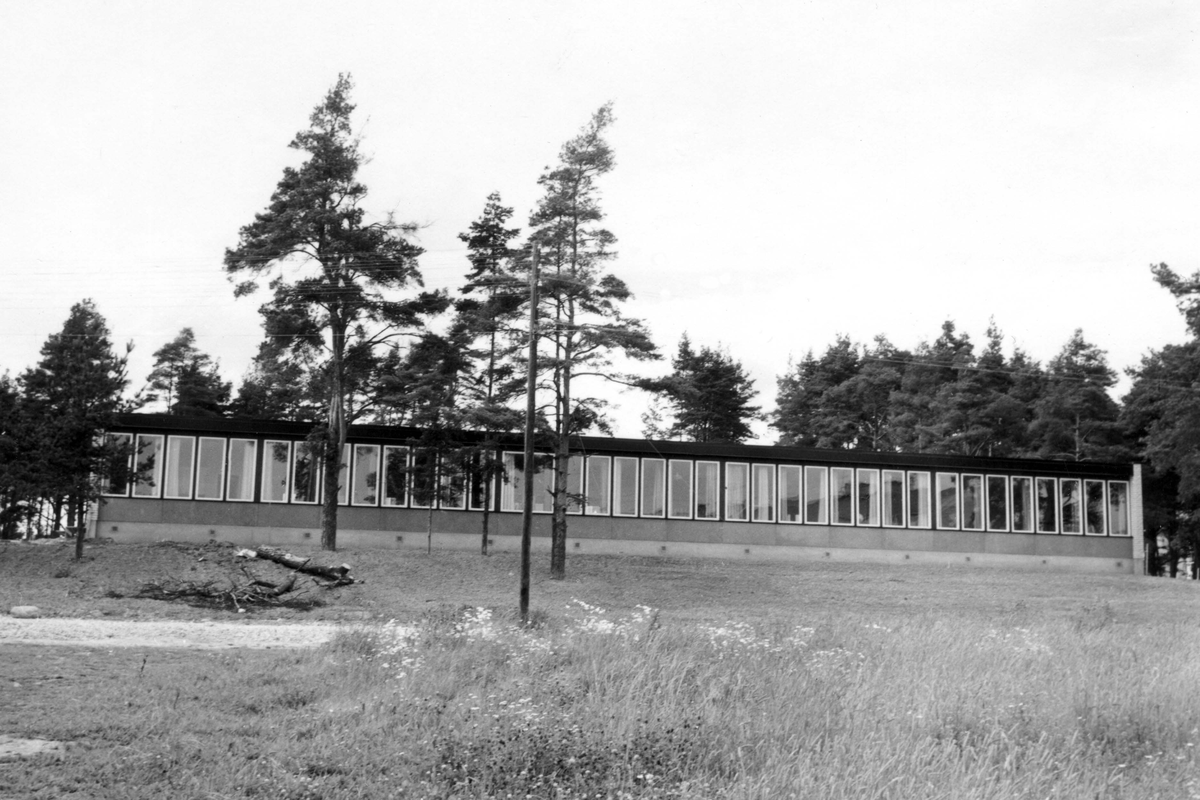 S:ta Gertrudsskola uppförs i Västerås 1965