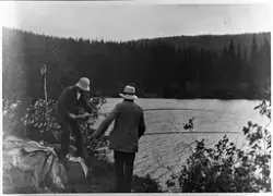 Vesle Øyongen på Totenåsen ca. 1920. Johs. Nergård og Bernt 