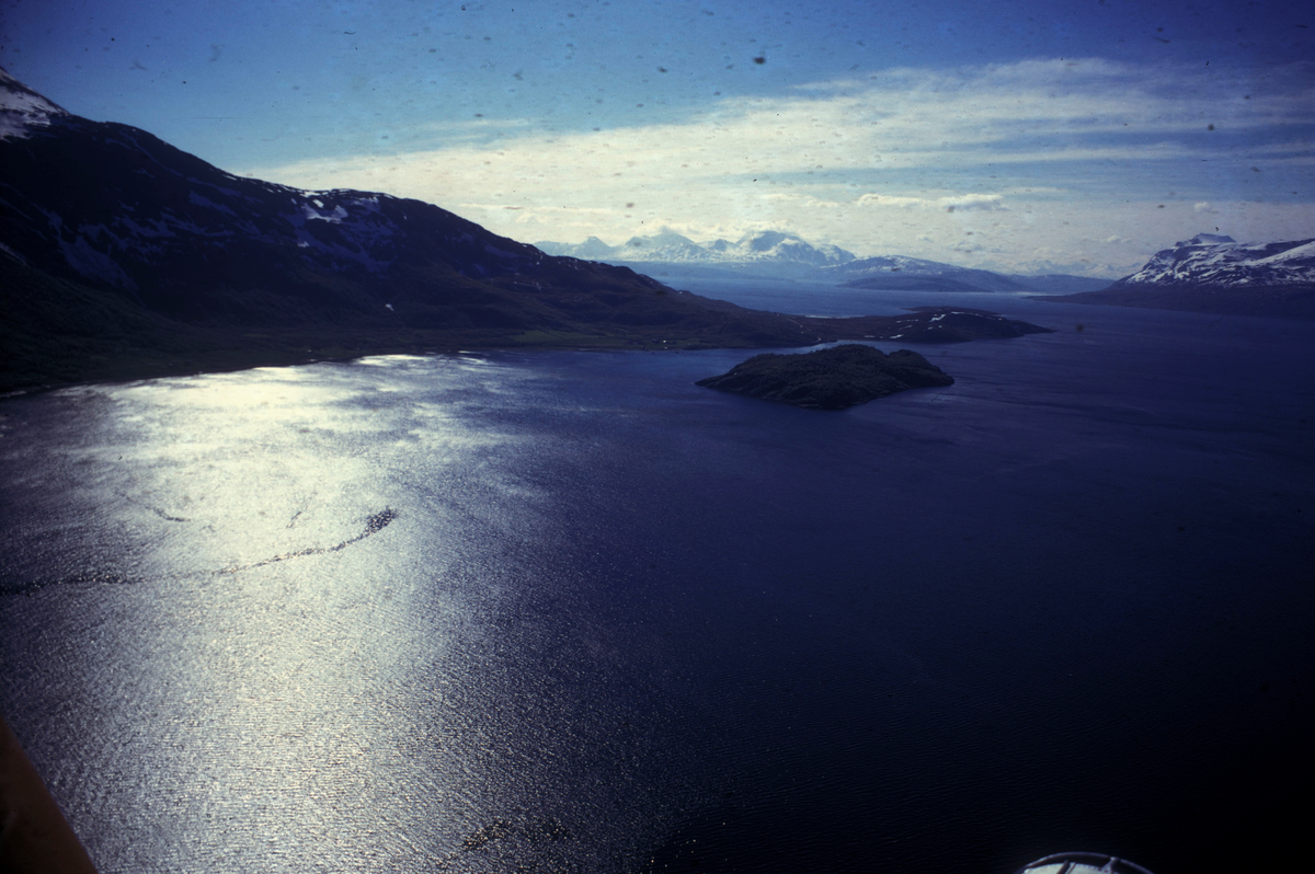 Balsfjord Stamfiskbasseng, Malangen 1974 : Flyfoto, kystlandskap.