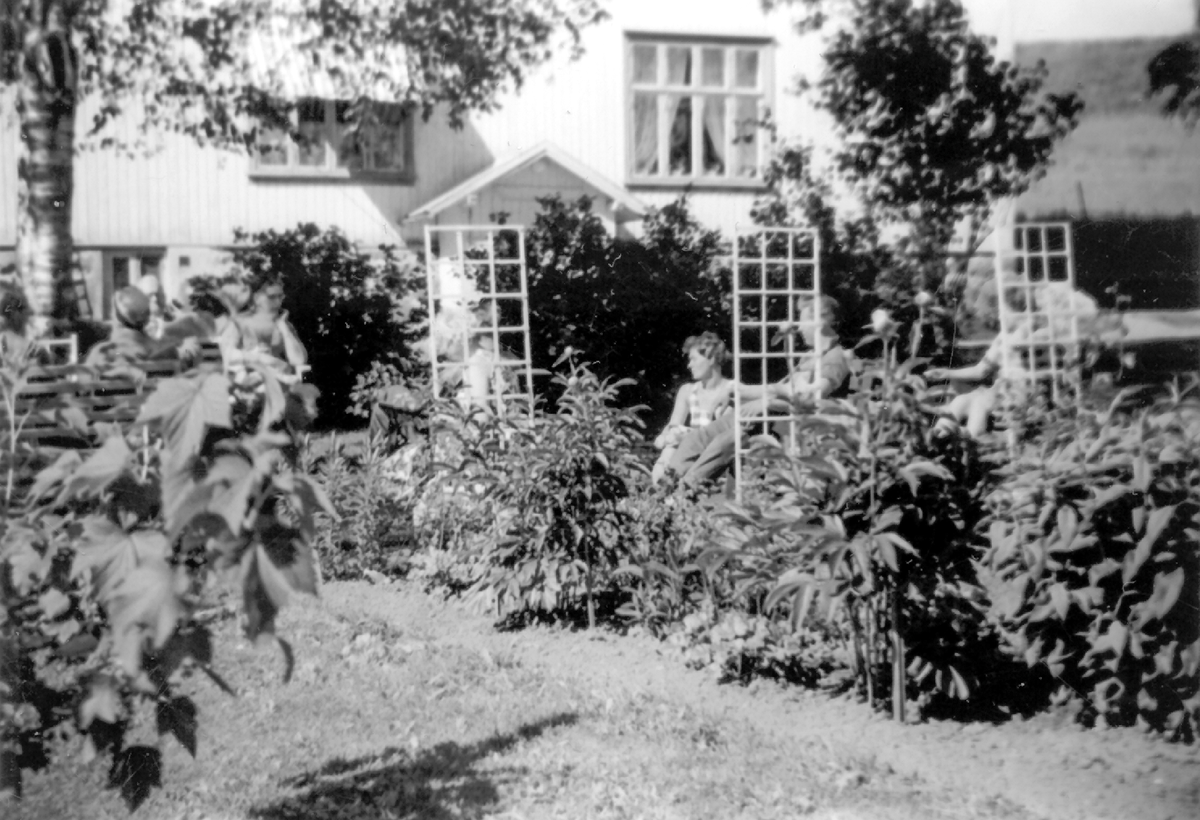Hagen ved eiendommen Sibirien, Hvittingfoss. 
Huset var fra det var nytt (1900) funksjonærbolig for Vittingfoss bruk. 
Senere ombygd til arbeiderleiligheter. Revet i 2000.