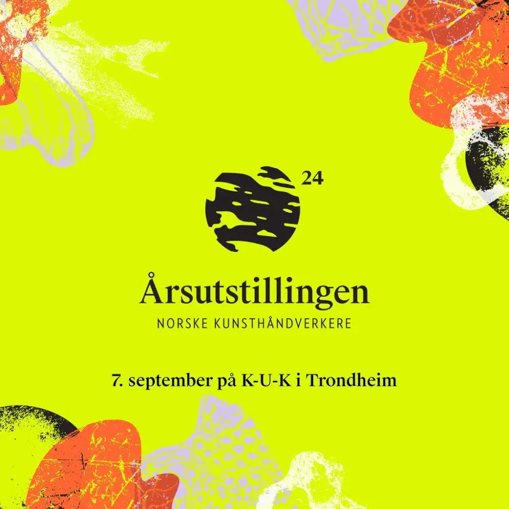 Årsutstillingens logo på gul bakgrunn med røde, lilla og hvite grafiske elementer, samt teksten: 7.september på K-U-K i Trondheim