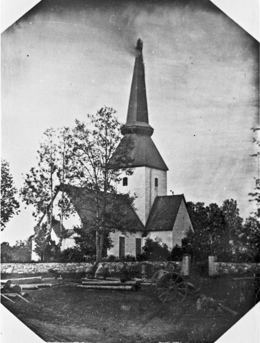 Kirke
Eidsvoll kirke under brannen i 1883.
Skrevet av: Trond Gundersen