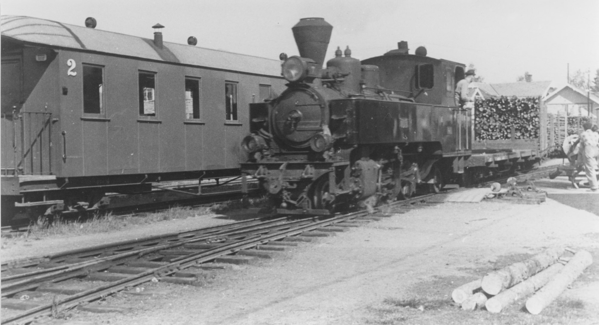 Skifting med damplokomotiv 7 Prydz på Bjørkelangen stasjon.