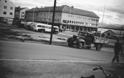 Molde, Torget med O.S.Vestad A/S. Molde Sparebank. L.Eriksen