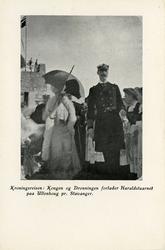 Fra Kroningsreisen i 1906..Kongen og Dronningen forlater Har