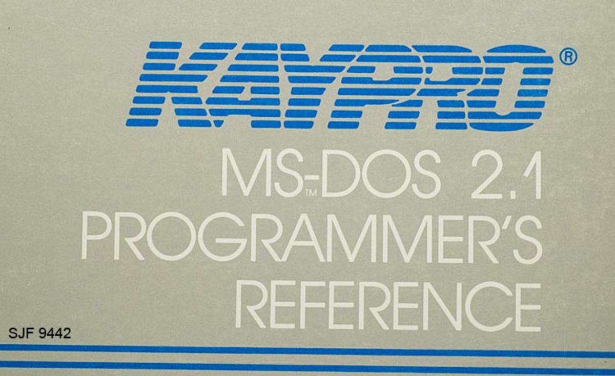 Programvare inneholder apteringsoppfølgingsprogram, bruker- veiledning, papirruller til skriver og 8 stk. bøker om programmet KAYPRO. 3 stk disketter "3, 5" i futteral. 