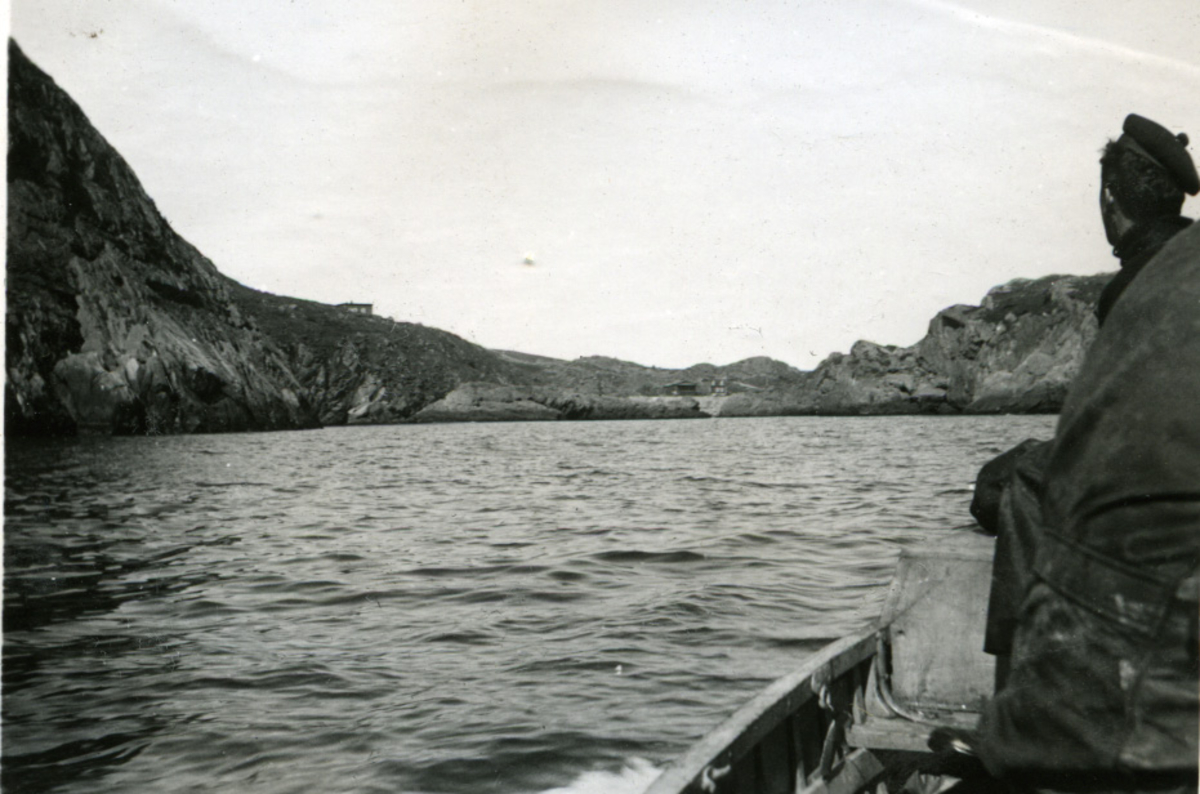 Album Ubåtjager King Haakon VII 1942-1946
Forskjellige bilder.