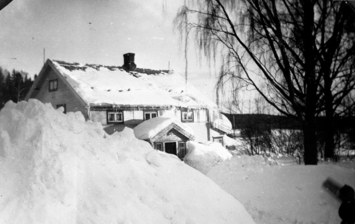 Gardstun, Tørud gård, Ringsaker, vinter med mye snø.