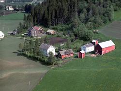 Gårdene Solvang og Teigmoen i Børsa