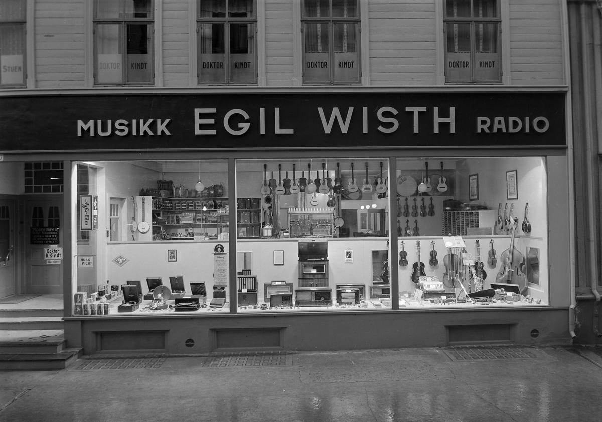 Egil Wisth musikk- og radioforretning