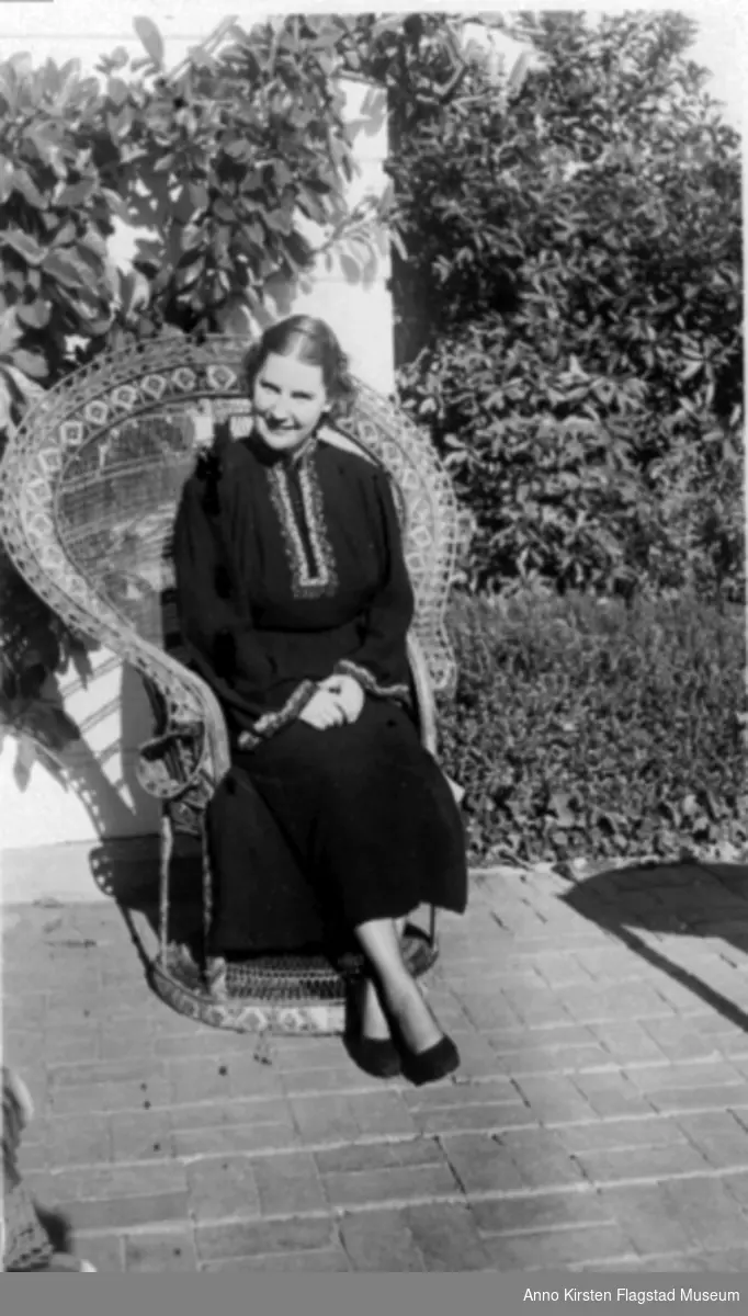 Kirsten Flagstad i Santa Barbara, California, november 1936. Kirsten Flagstad at Santa Barbara, California, November 1936. 