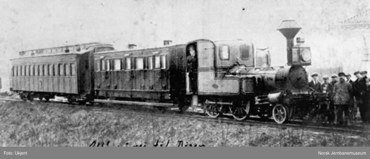 Jernbanemuseet på Disen : Flytting av damplokomotivet "Alf" og to personvogner til Disen