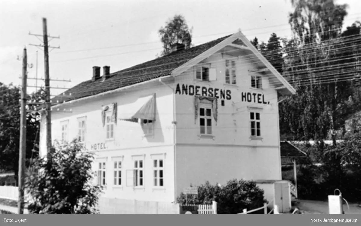Andersens Hotel på Hen, med Sperillbanens anleggskontor i 2. etasje