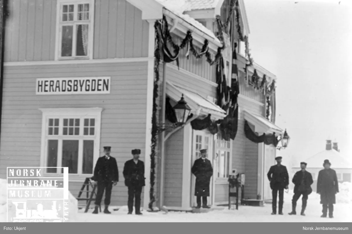 Heradsbygden stasjonsbygning ved banens åpning 3. desember 1910