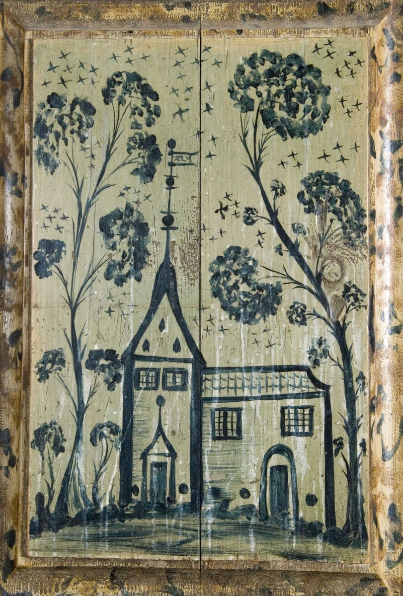 Framskap i to deler. Buet topplist. Skuffer og skjehylle i overskap. Malt innvendig og utvendig. Kirke og bygning malt på dør på overskap. Planter på underdel. Marmorert på lister på overskap.