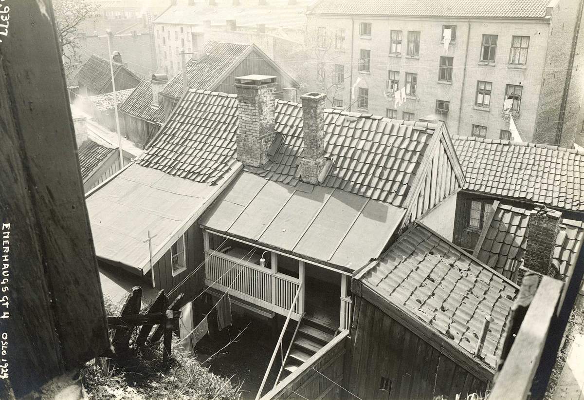 Enerhaugsgt.4, Oslo. 1924. Gårdsrommet fotografert ovenifra.