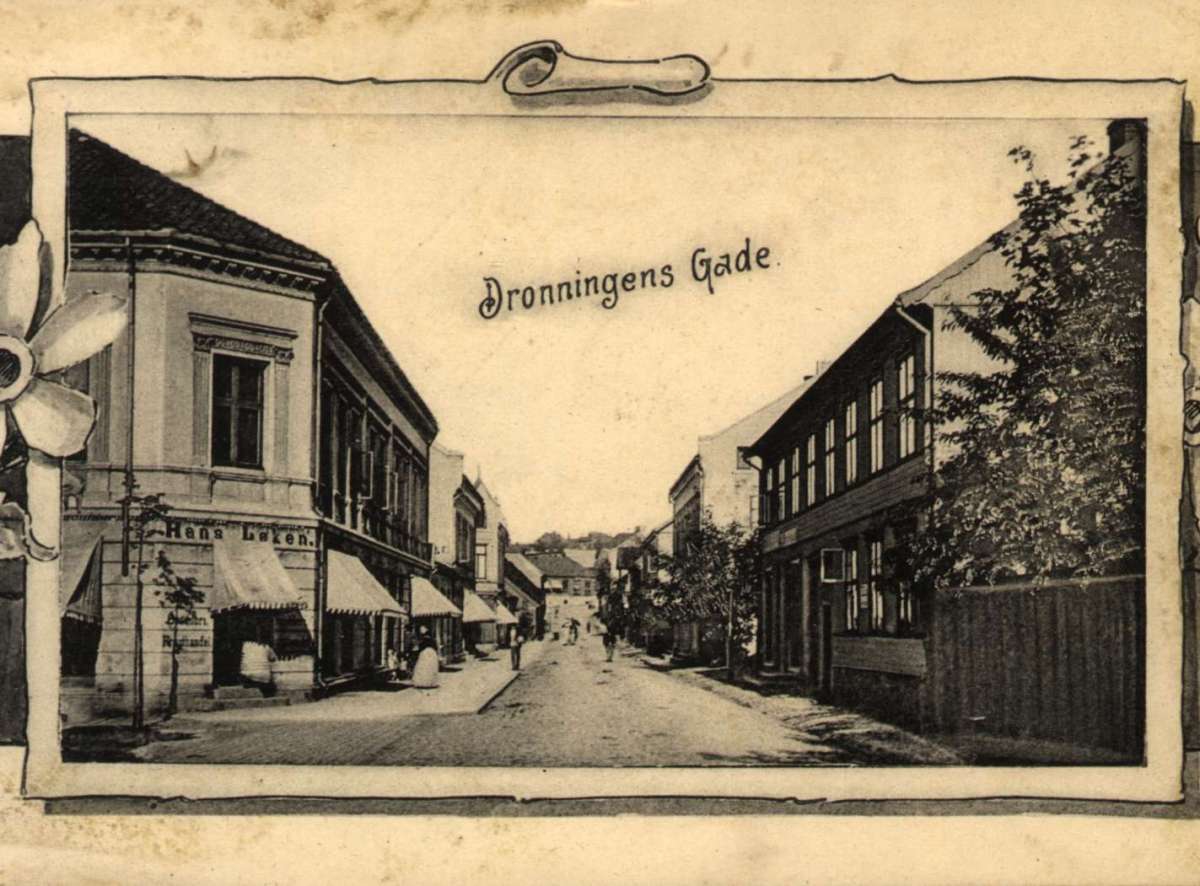 Postkort. Flere partier fra Moss. Dronningens gate, kanalen og Moss sette fra Jeløya. Datert 19.07.1901