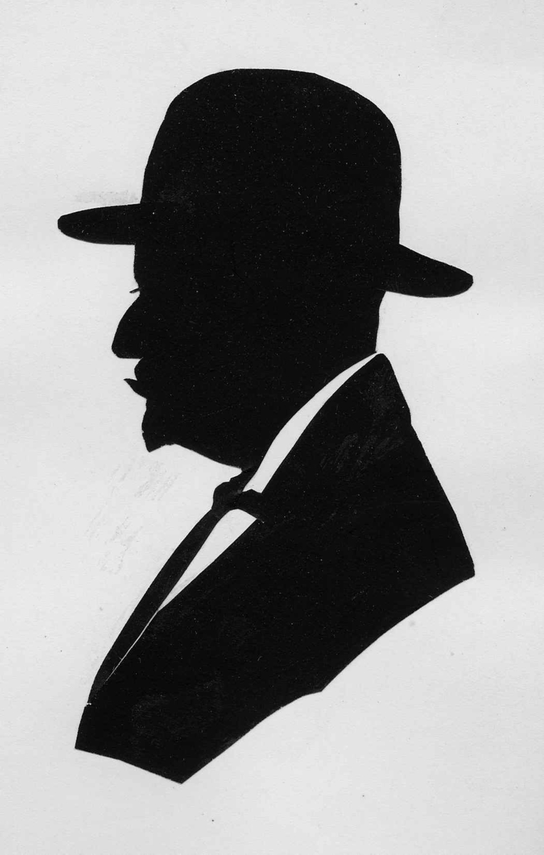Brystbilde av mann med hatt, venstreprofil, Hans Jacob Aall.